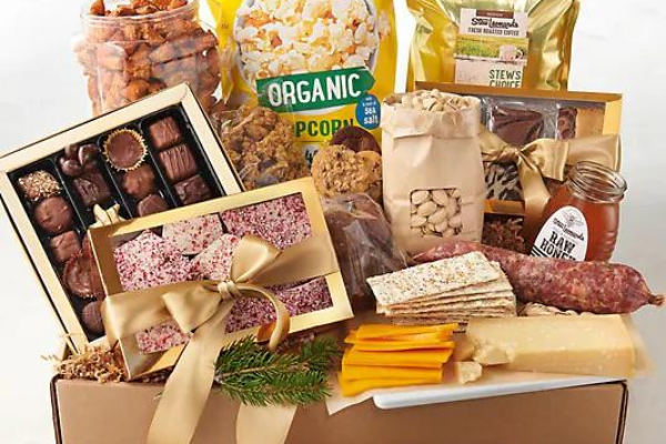 Stew Leonard's The Ultimate Wow Charcuterie Gift Box
