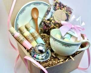Royal Doulton Gift Basket