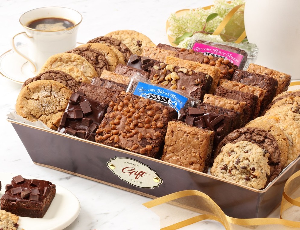 Deluxe-Gourmet-Brownie-and-Cookie-teachers-day-Gift-Basket