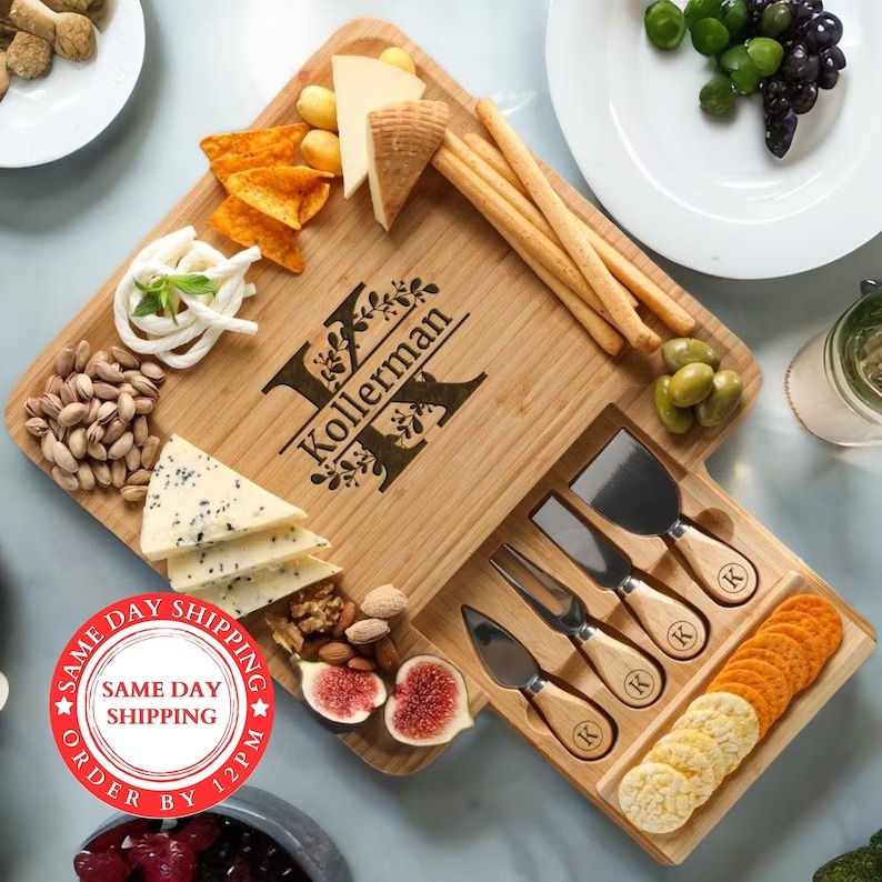 Personalized-Charcuterie-Board-with-Knife-Set